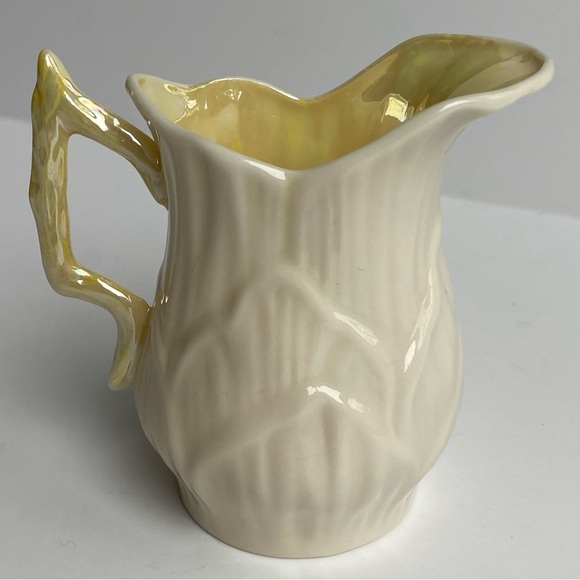 Belleek Lily Creamer White Yellow Vintage Handle Ireland EUC 3.5” Porcelain - Picture 1 of 16